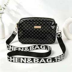Bolsa Transversal Pequena Quadrada Poá Feminina