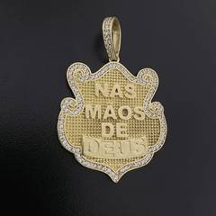 Pingente Para Corrente E Colar Dourado Nas Mãos de Deus Cravejado de Moeda Antiga