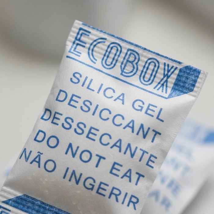 Sílica Gel Desumidificador Anti Mofo e Umidade 500 Sachês Para Roupas Bolsas Sapatos Eletrônicos Guarda Roupa Premium