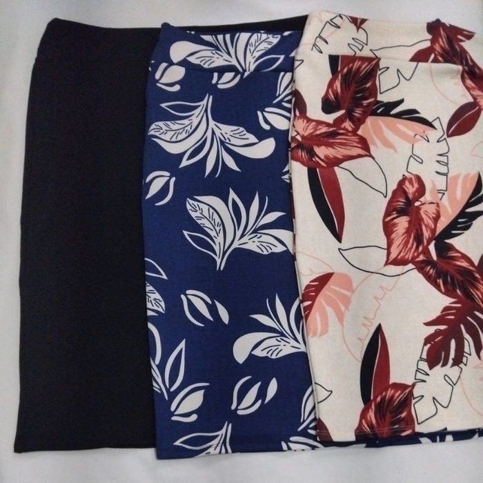 KIT 2 SAIAS LÁPIS MIDI ELEGANTE COM LYCRA CONFORTAVEL ESTAMPADAS G2 VESTE 50/529